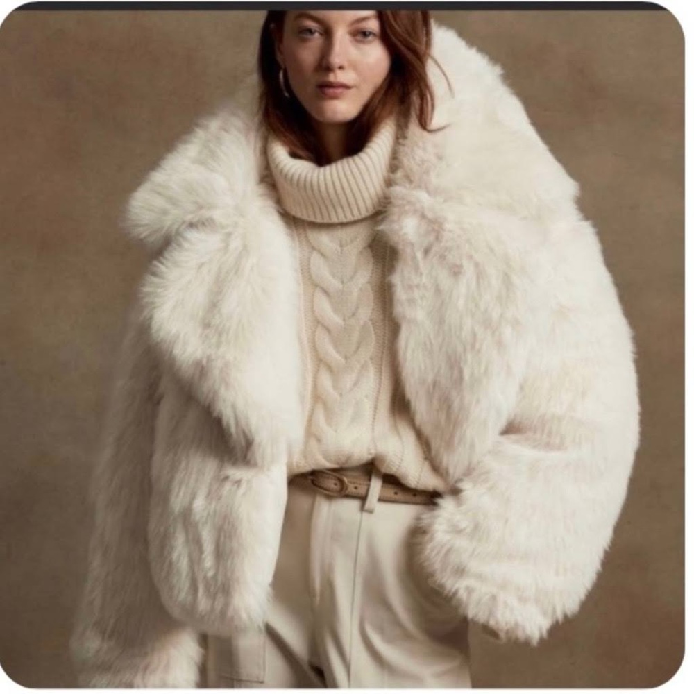 REVERSIBLE faux fur jacket Small Banana Republic White Cream